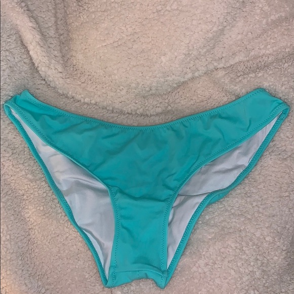 4 VS PINK bikini bottoms - Picture 8 of 8